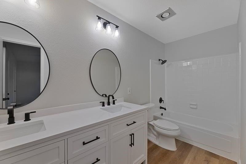 1916 Parkside Dr - Photo 6 of 19