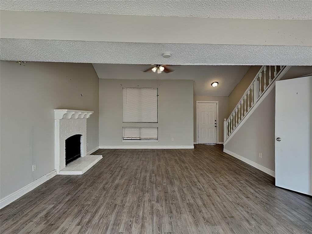 1506 Briarpath Ln - Photo 4 of 29