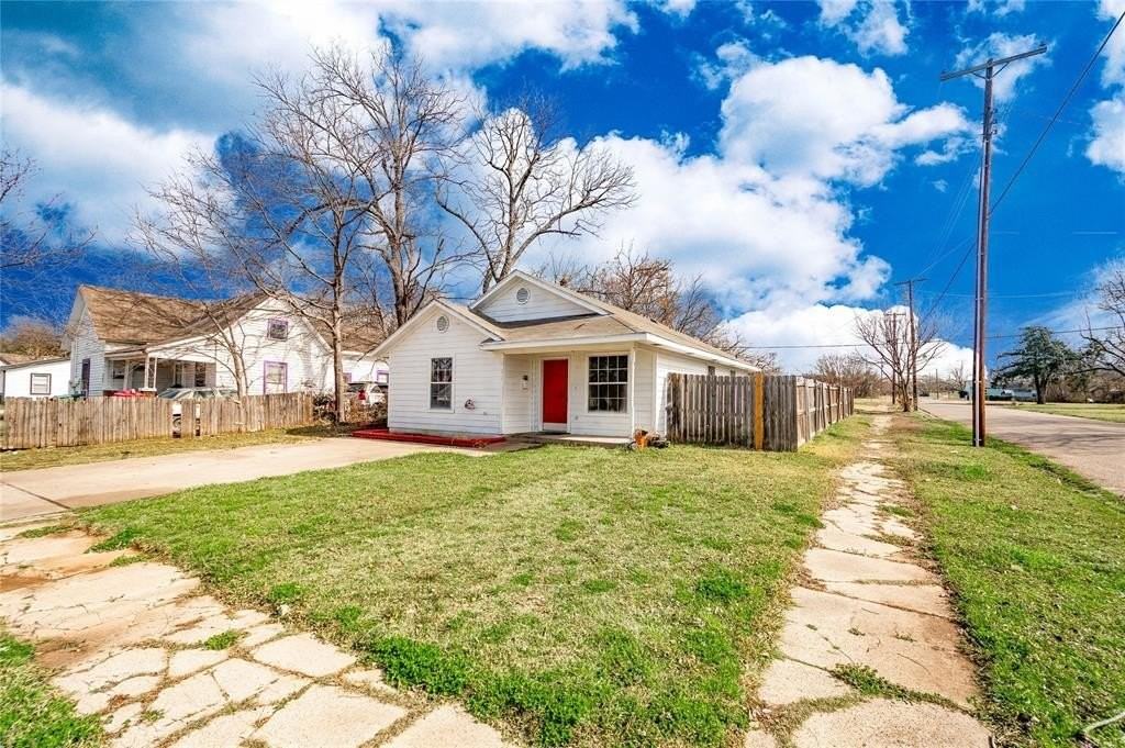 701 E College St - Photo 2 of 22