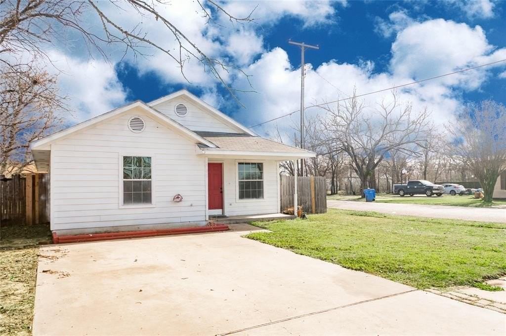 701 E College St - Photo 3 of 22