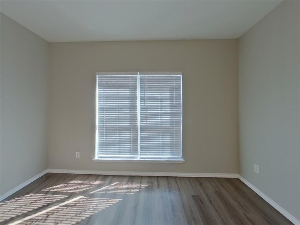 2784 Sweetbriar Ln - Photo 4 of 24