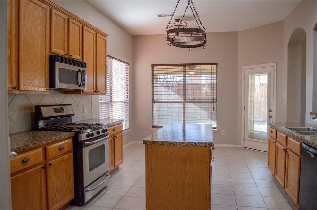 7220 Riverchase Trl - Photo 6 of 16