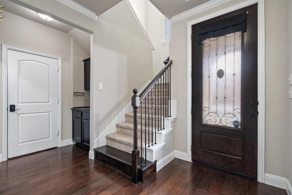 1404 Madrid Falls Dr - Photo 2 of 29