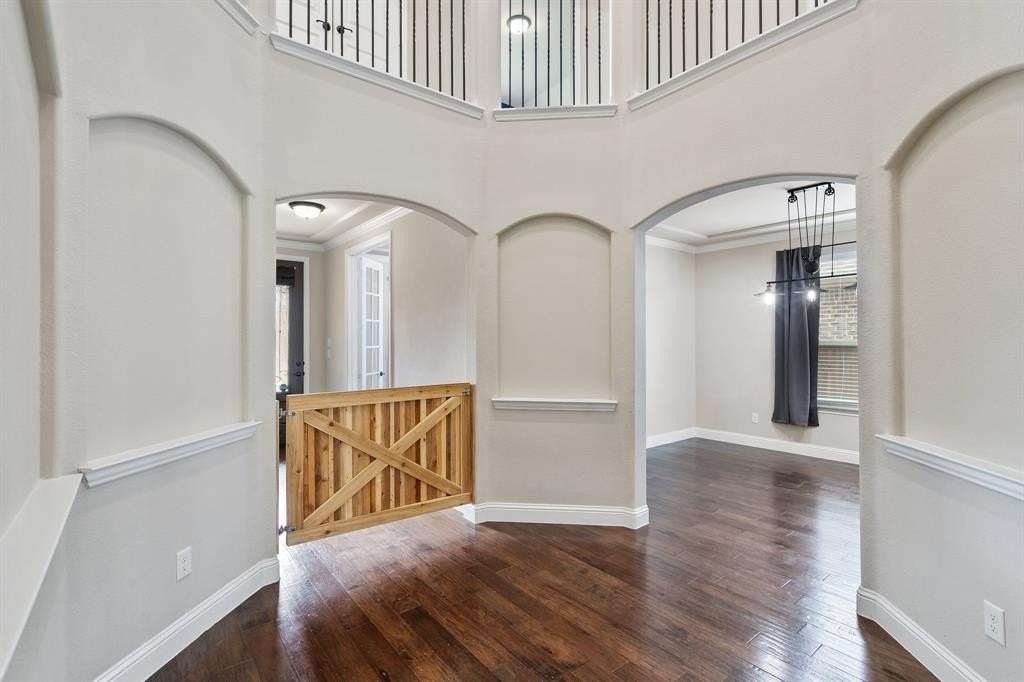 1404 Madrid Falls Dr - Photo 4 of 29