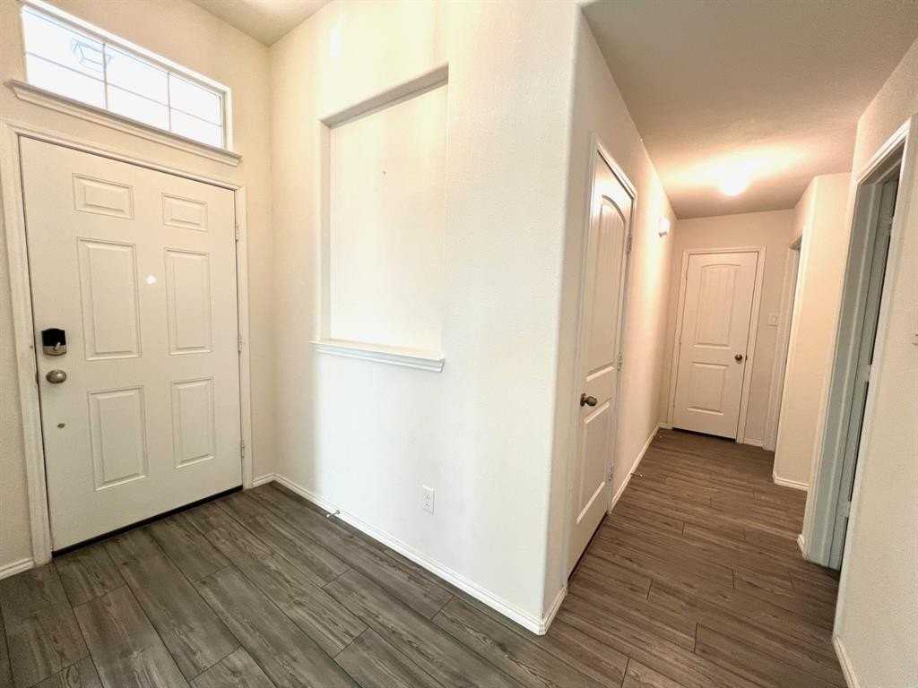 2301 Rosaline Dr - Photo 3 of 24