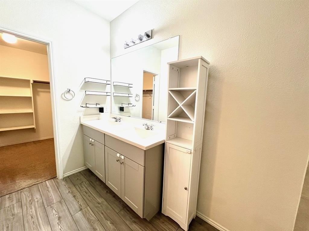 2301 Rosaline Dr - Photo 4 of 24