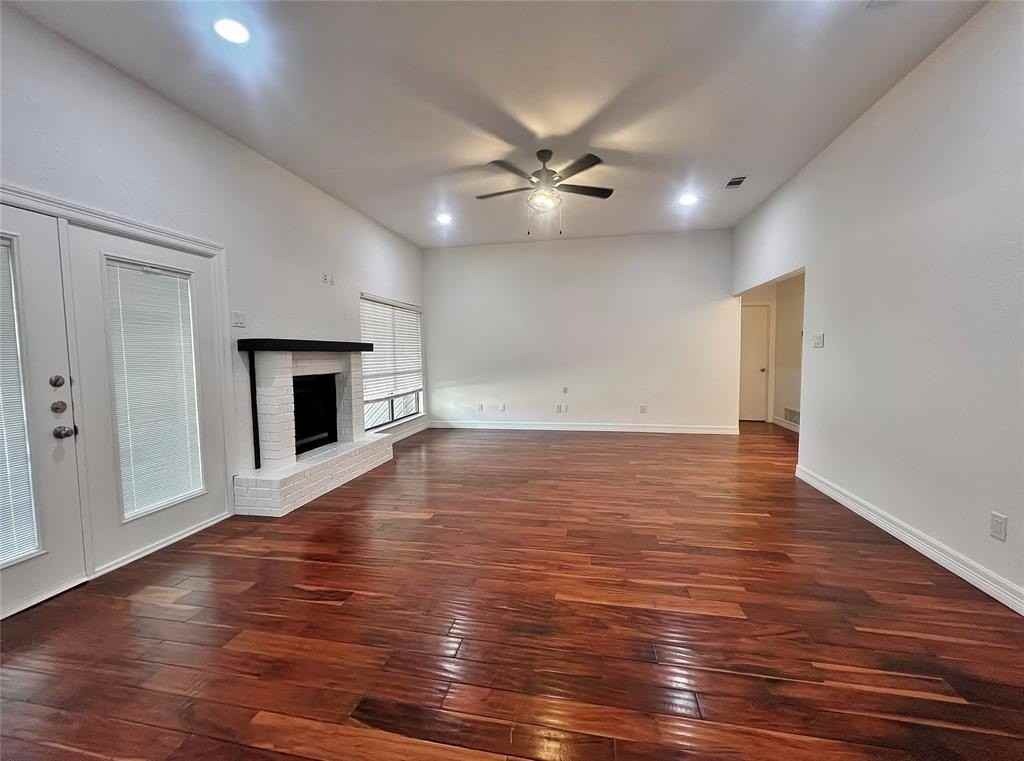 2 Redford Ct - Photo 5 of 21