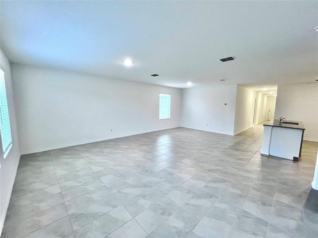 411 Ashbrook Way - Photo 4 of 20