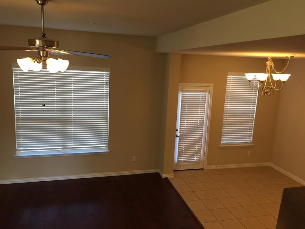 243 Sherburne St - Photo 2 of 7