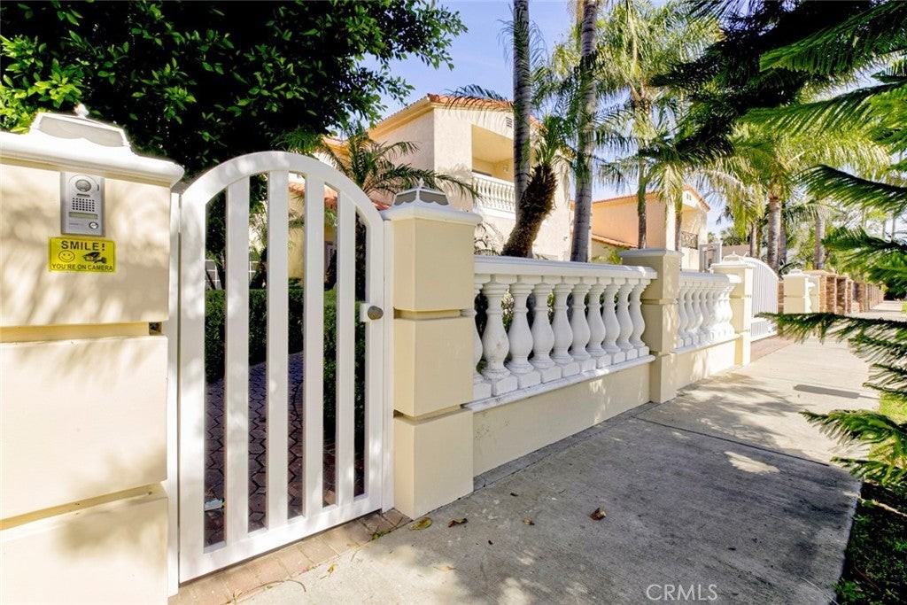 15121 Marlin Pl - Photo 3 of 50