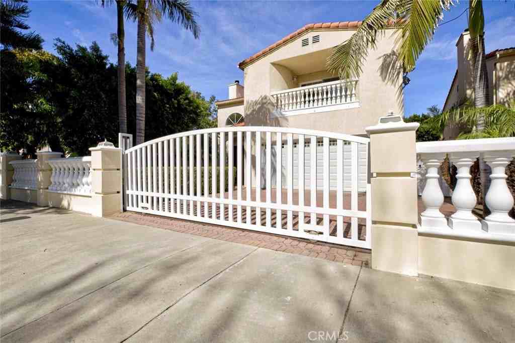 15121 Marlin Pl - Photo 4 of 50