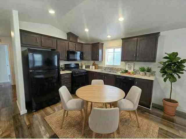 3825 N Nellis Blvd Trlr 57 #57 - Photo 3 of 7