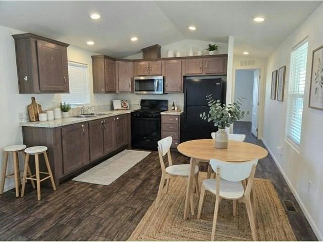 3825 N Nellis Blvd Trlr 68 #68 - Photo 2 of 7