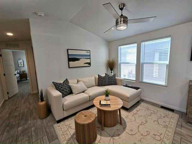 3825 N Nellis Blvd Trlr 80 #80 - Photo 3 of 7