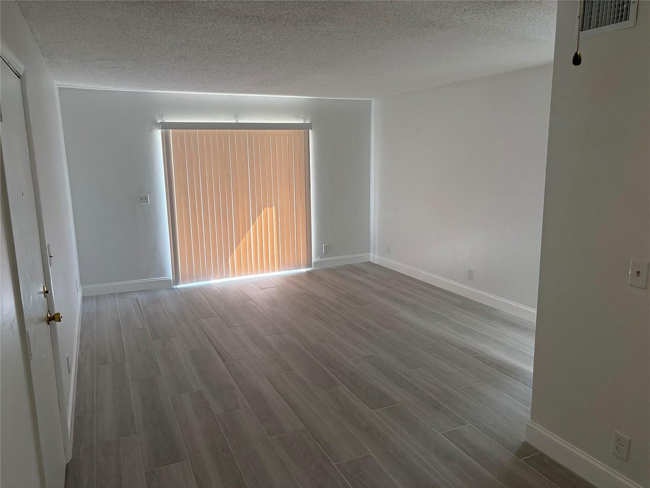 1846 Abbey Rd ##107 - Photo 2 of 10