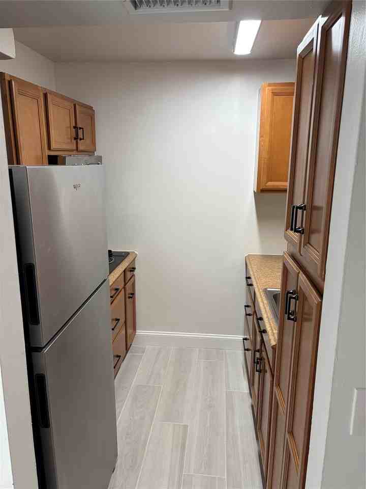 1846 Abbey Rd ##107 - Photo 4 of 10