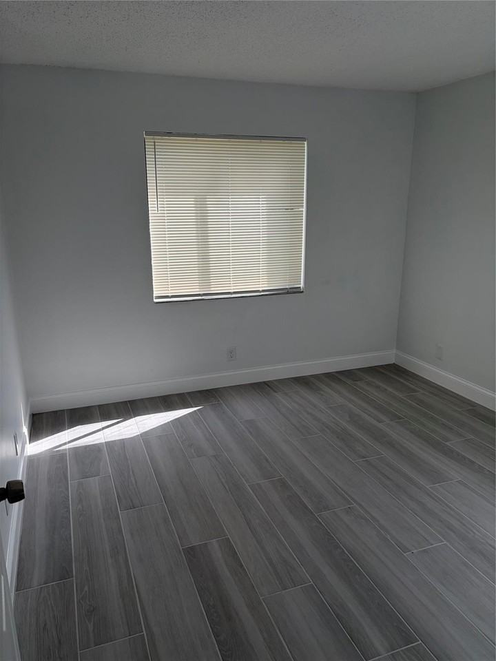 1846 Abbey Rd ##107 - Photo 6 of 10