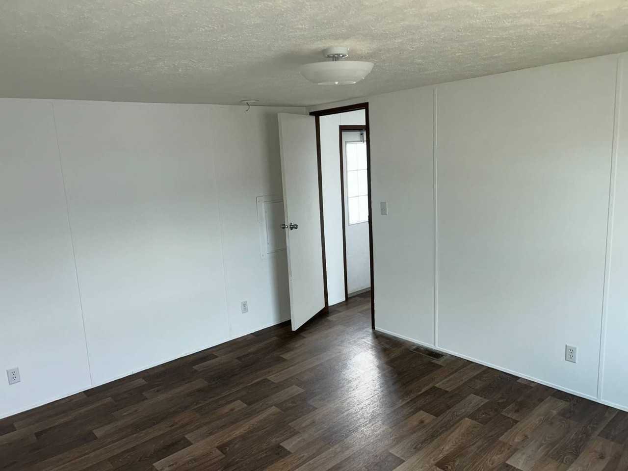 315 Mark Rd - Photo 5 of 10