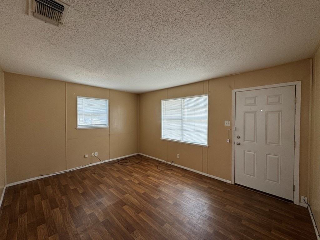 806 N 10th St - Photo 2 of 22