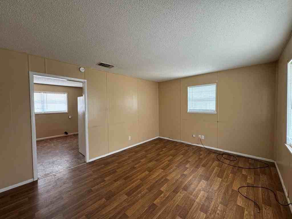 806 N 10th St - Photo 3 of 22