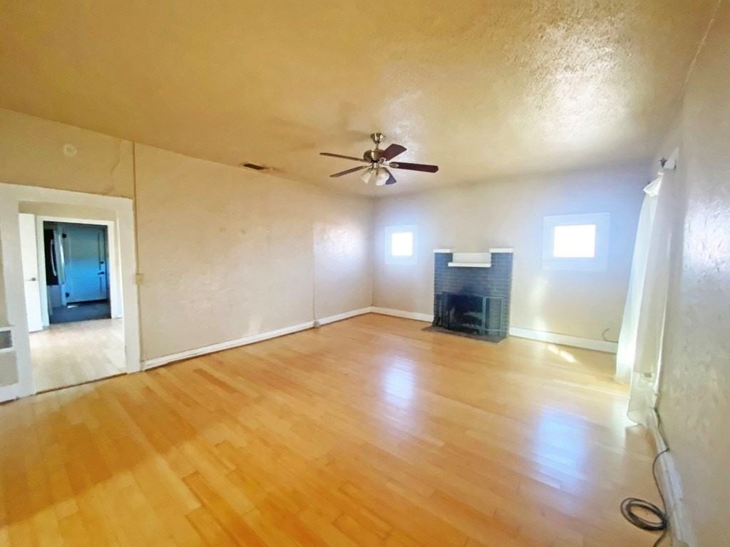 109 N 11th St - Photo 2 of 8