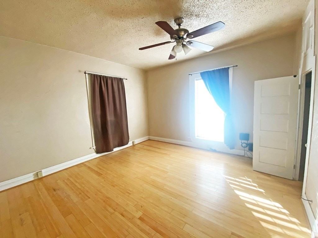 109 N 11th St - Photo 6 of 8