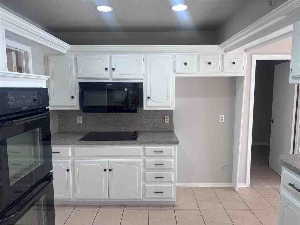 12216 Sylvester Dr - Photo 6 of 20