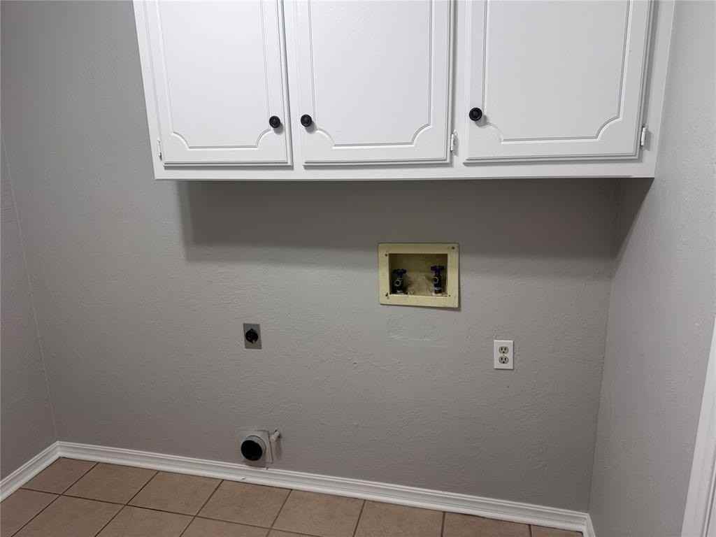 12216 Sylvester Dr - Photo 7 of 20