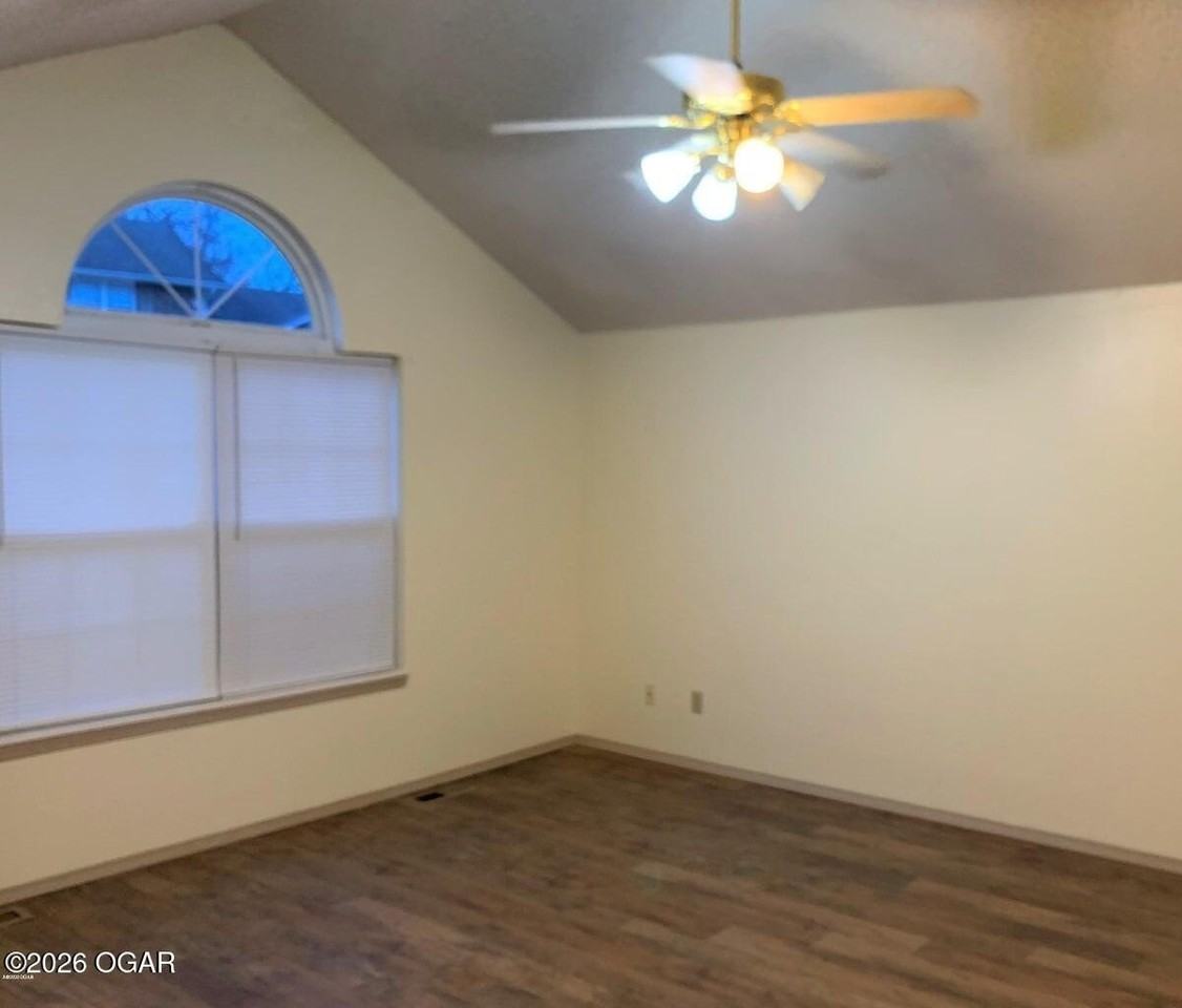 1655 Mayberry Dr - Photo 3 of 10