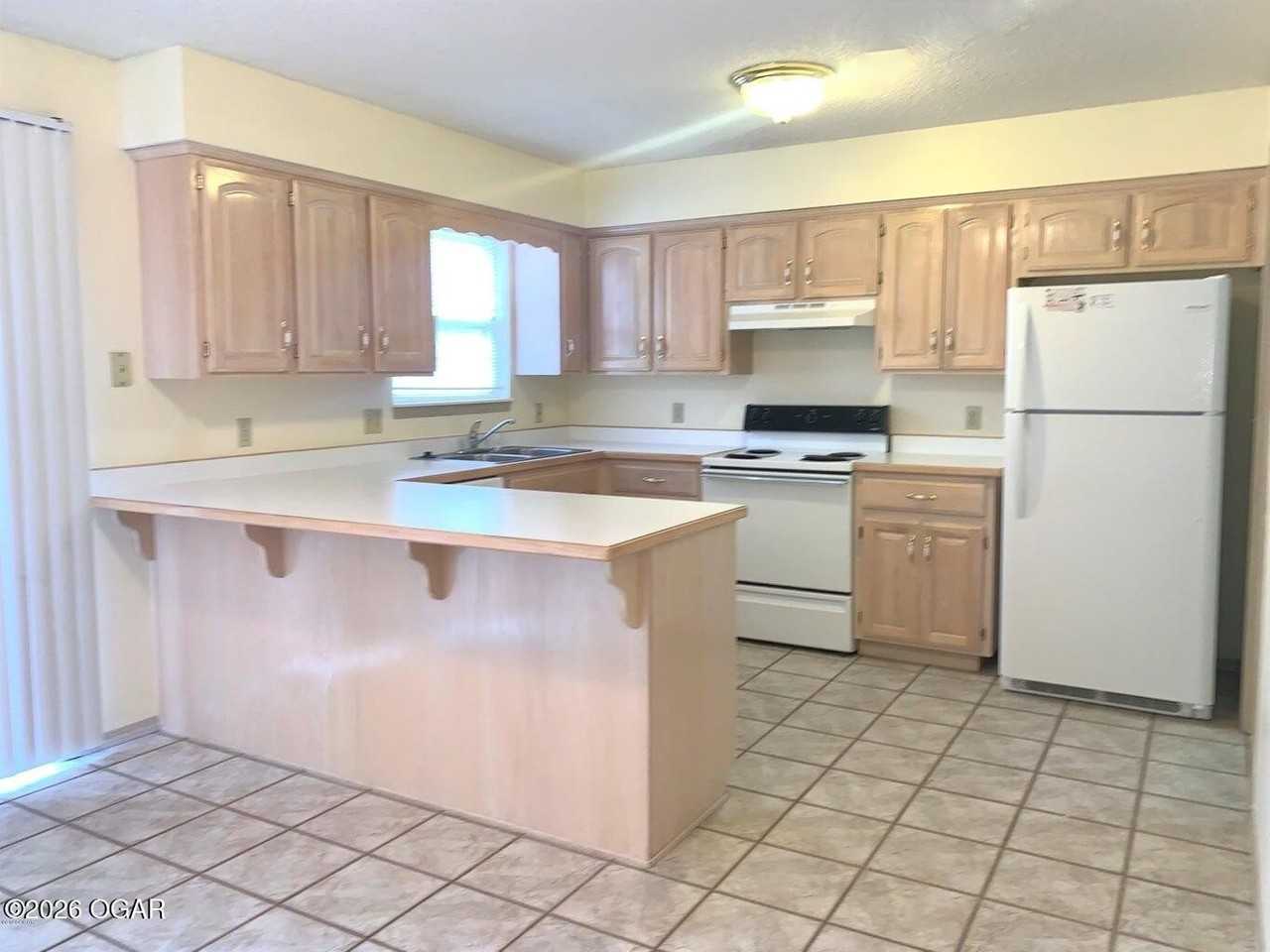 1655 Mayberry Dr - Photo 4 of 10