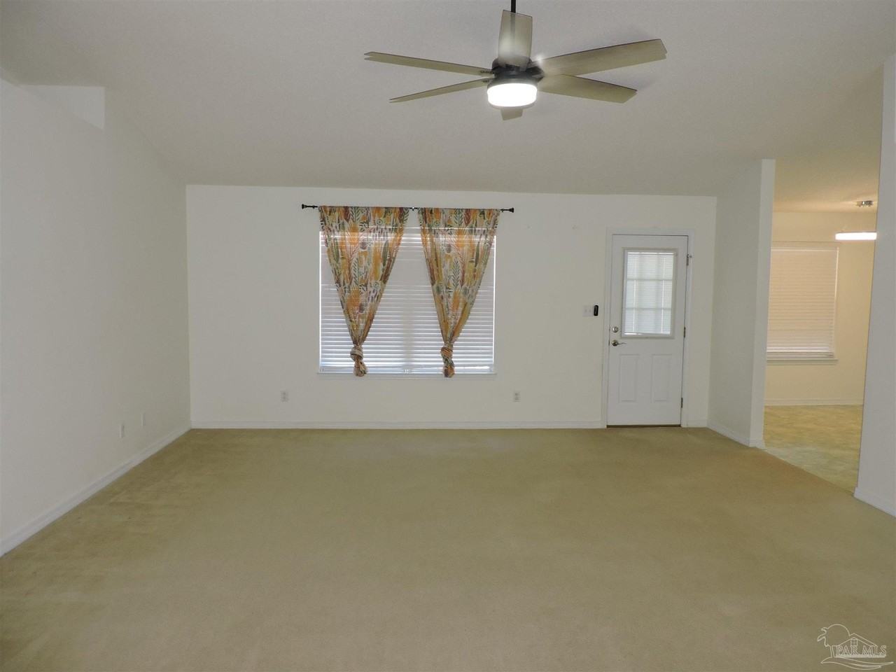 5626 Rosebay St - Photo 3 of 32