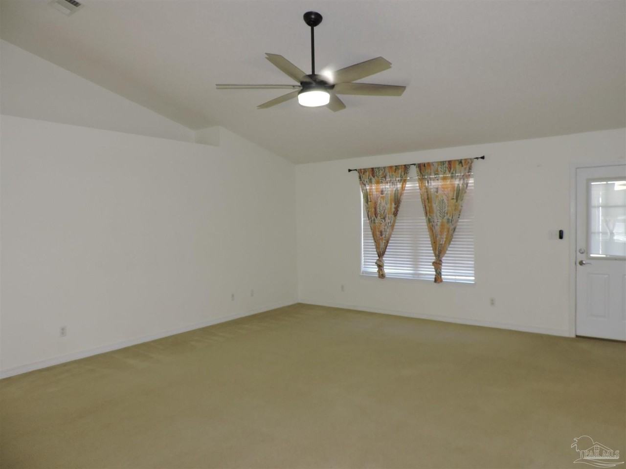 5626 Rosebay St - Photo 4 of 32