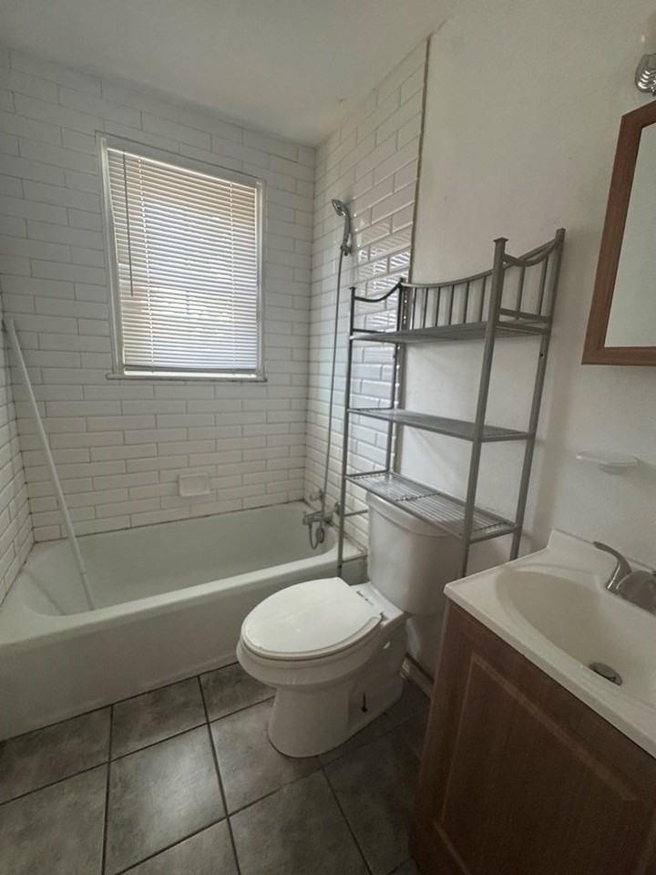 1210 W Texas Ave Apt 15 - Photo 7 of 8