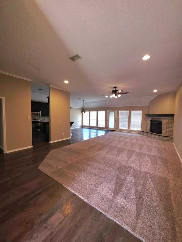 5204 Greathouse Ave - Photo 3 of 11