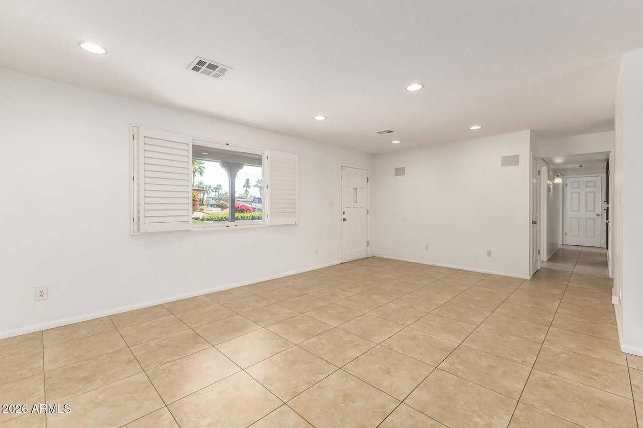 6742 N 19th St - Photo 6 of 31