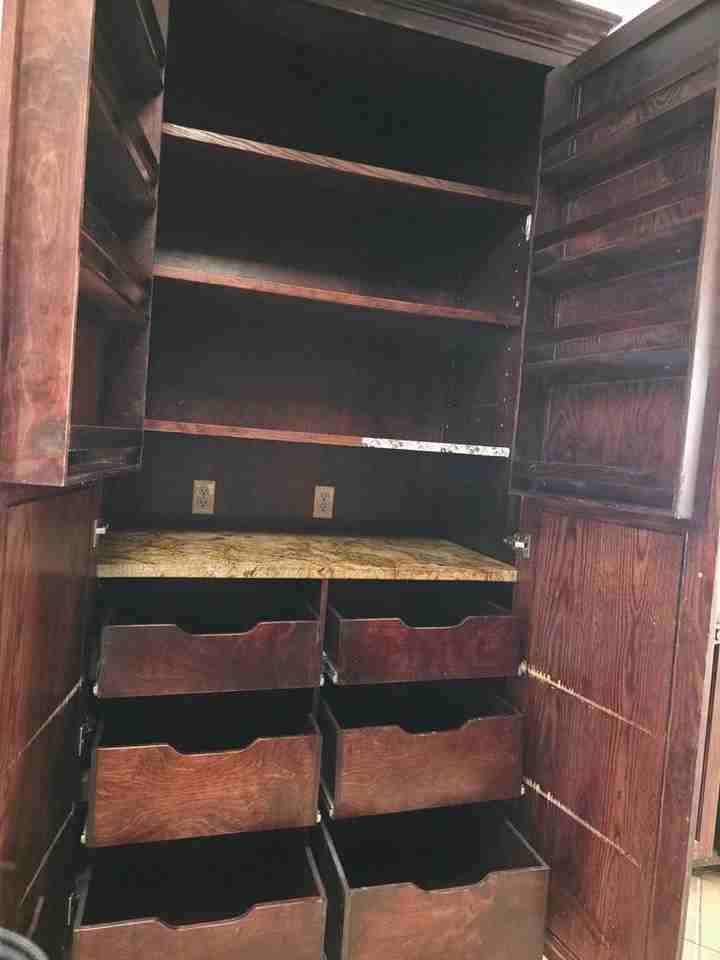 403 Crenshaw Dr - Photo 4 of 30