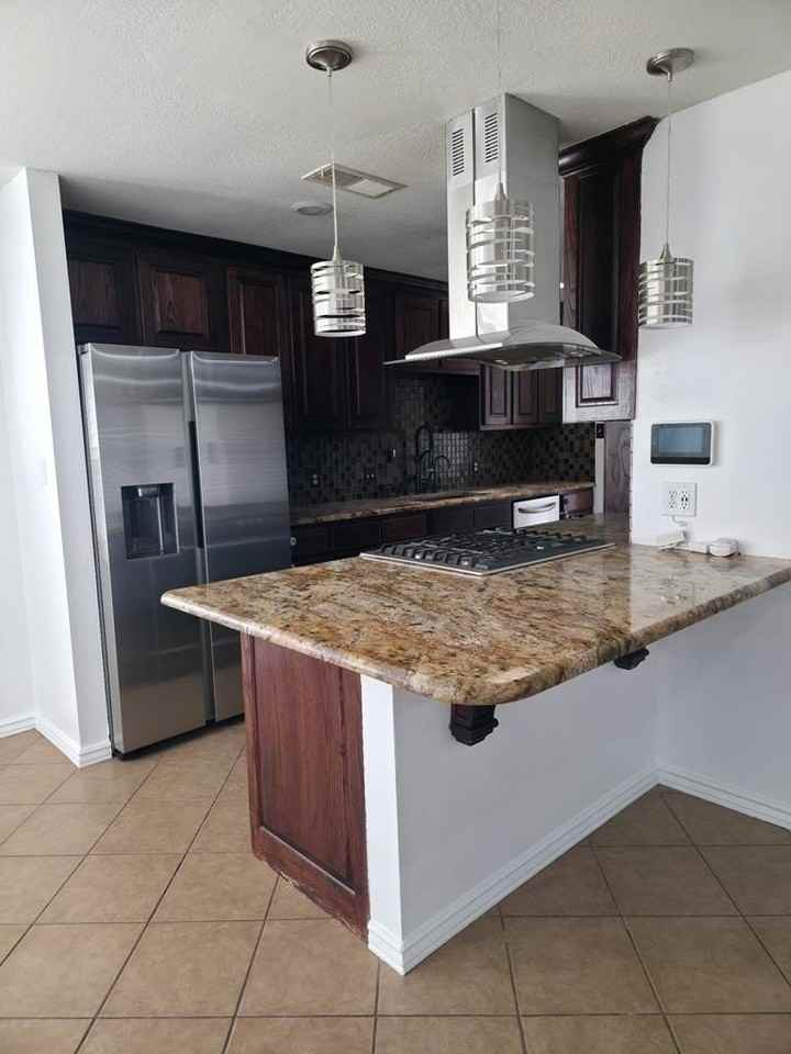 403 Crenshaw Dr - Photo 6 of 30