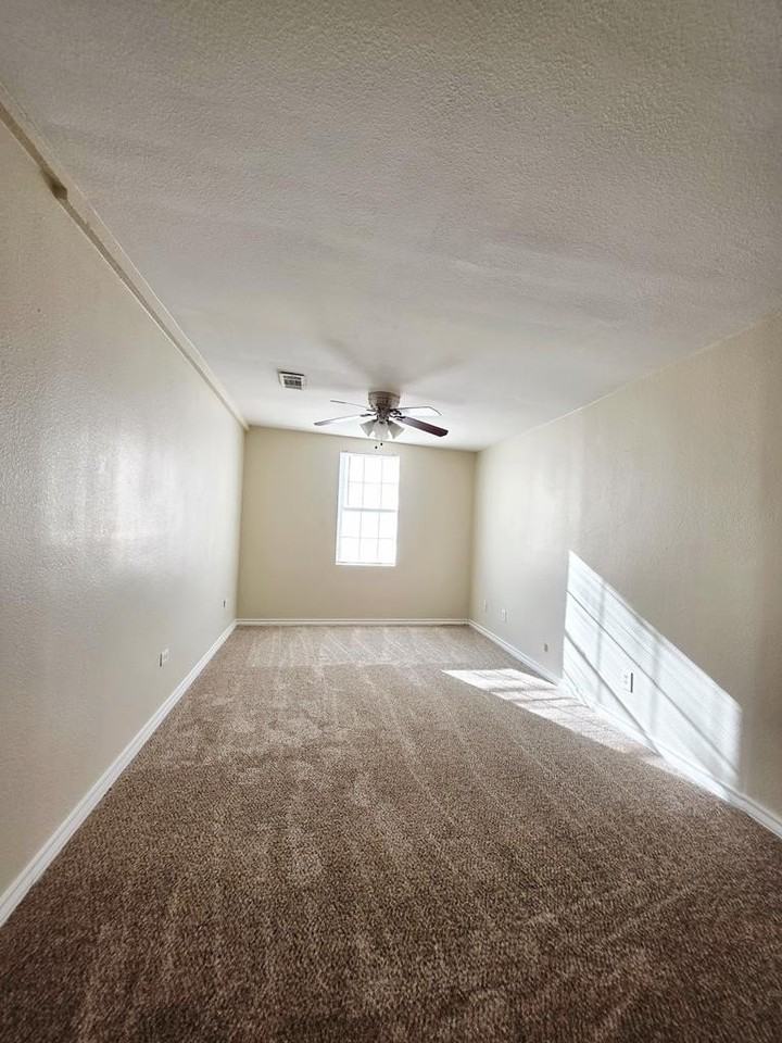 305 E Cuthbert Ave - Photo 5 of 11