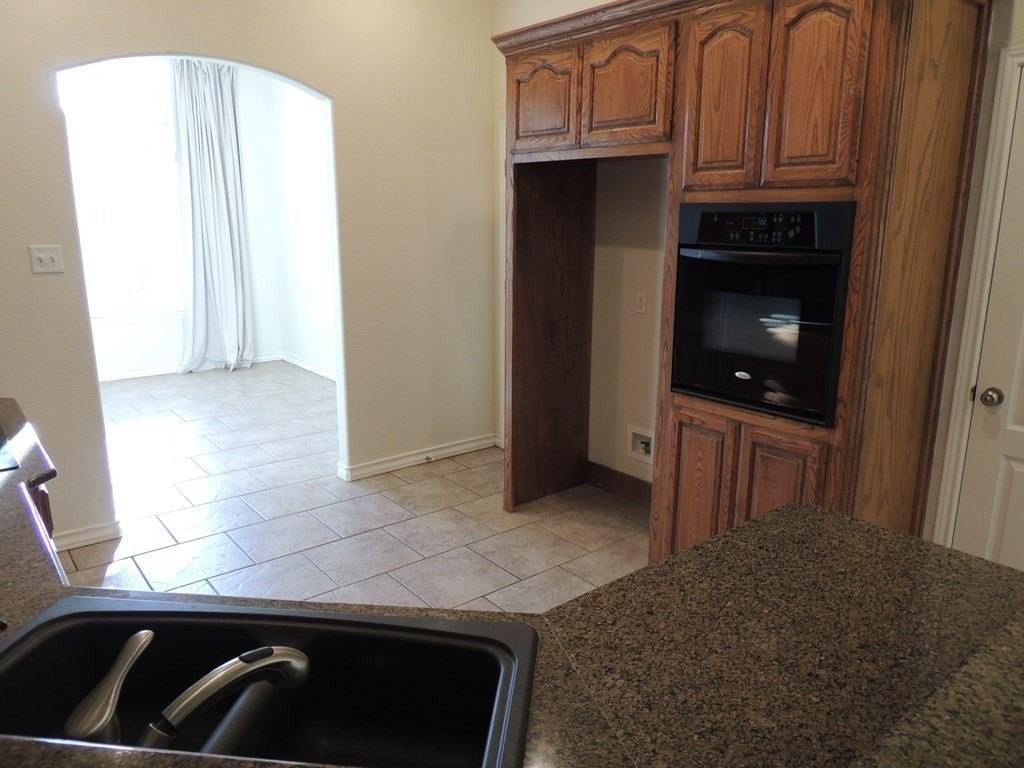 5110 Greathouse Ave - Photo 6 of 35