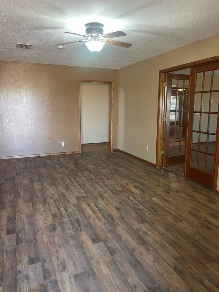 1002 N County Road 1105 - Photo 3 of 12