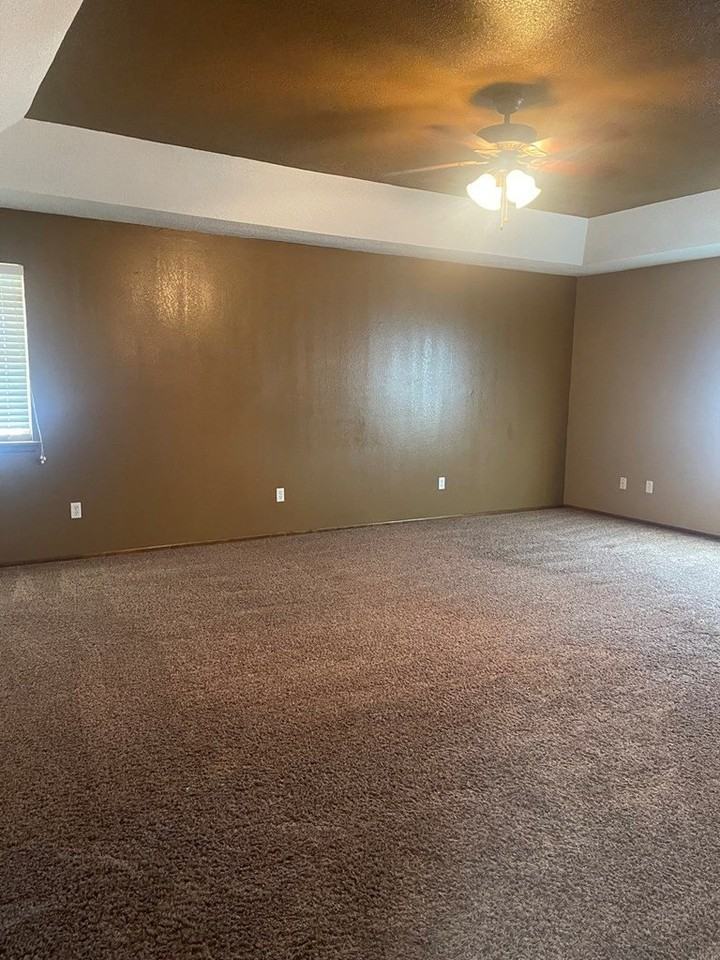 1002 N County Road 1105 - Photo 7 of 12