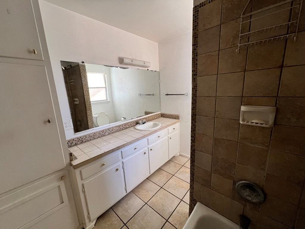 4302 Harvard Ave - Photo 7 of 13