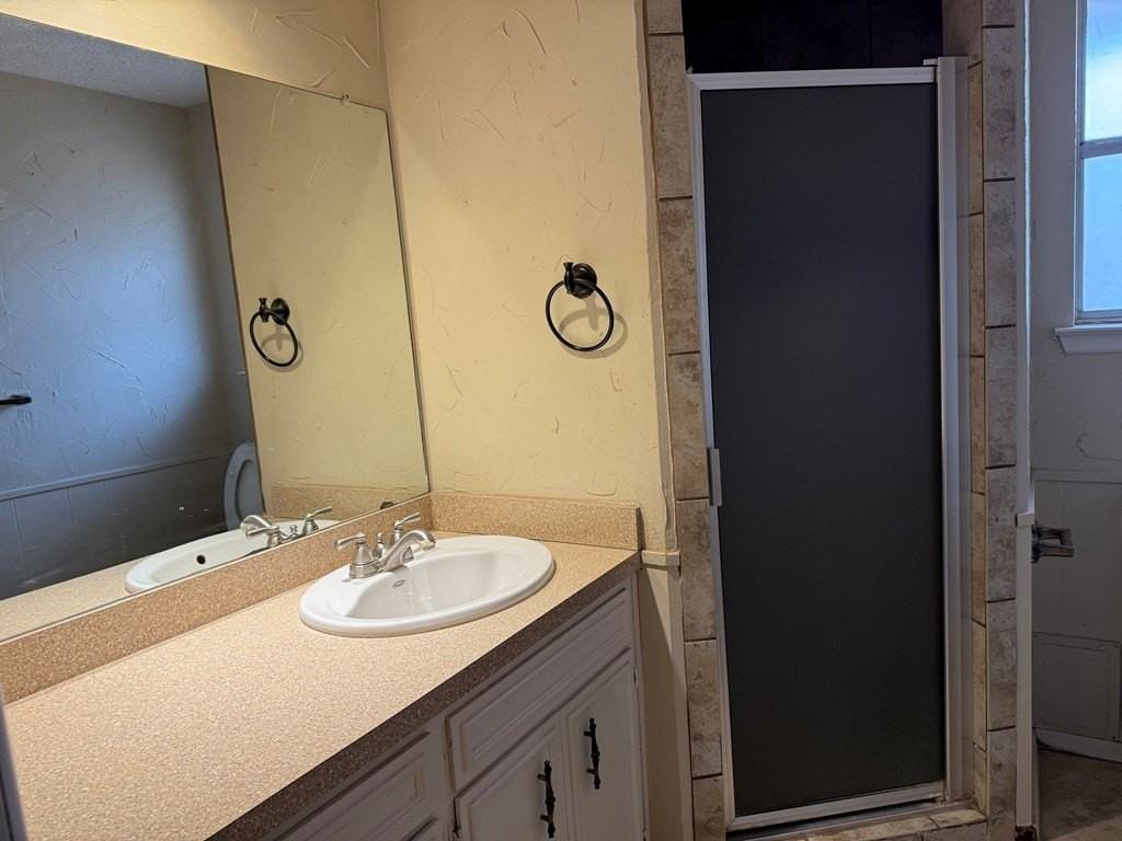 3002 Phillip Pl - Photo 7 of 11