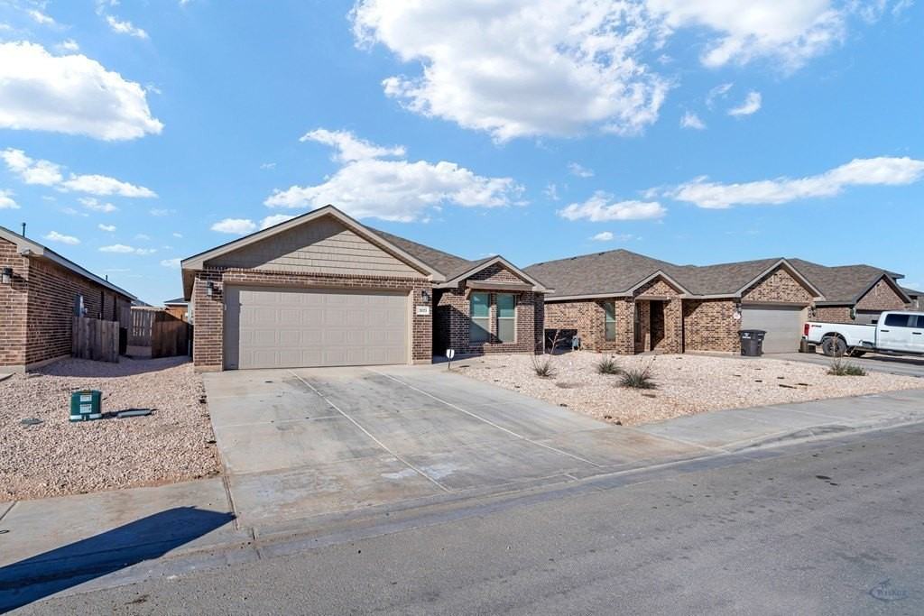 2023 Blazing Saddle Blvd - Photo 3 of 35