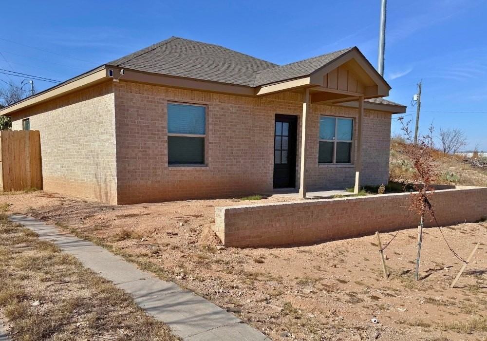 1202 S Main St - Photo 4 of 18