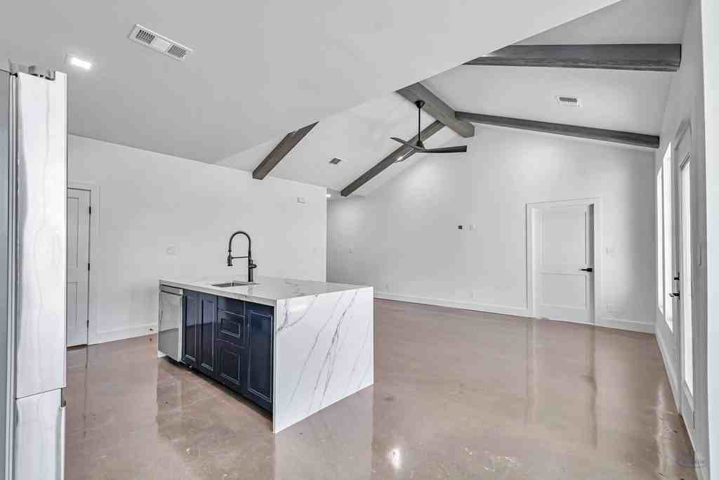 2101A N Main St - Photo 6 of 35