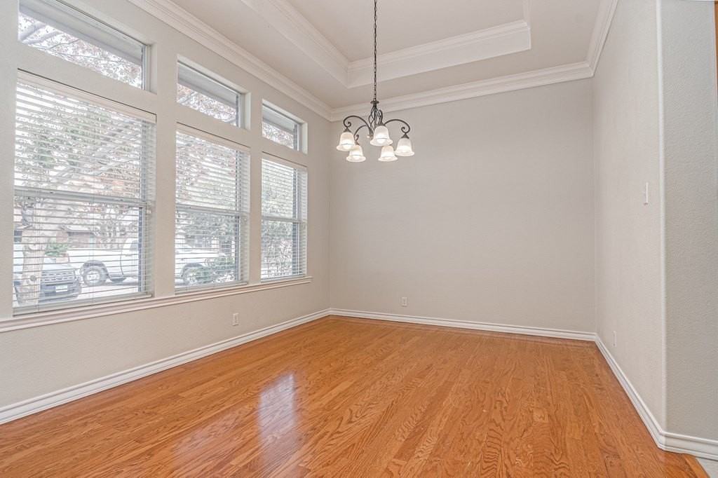 405 Springwood Ct - Photo 3 of 26