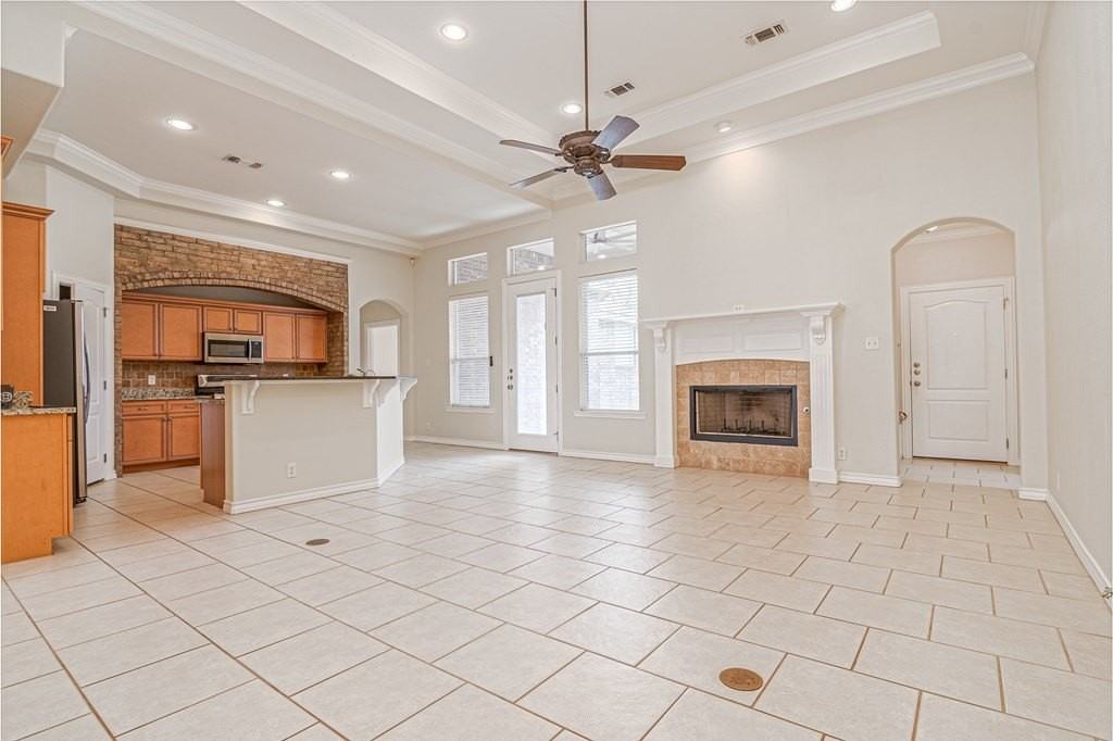 405 Springwood Ct - Photo 4 of 26