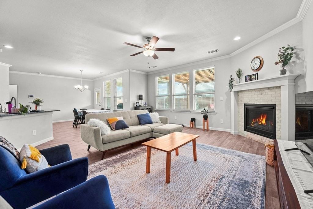 602 Dupont Ct - Photo 4 of 26