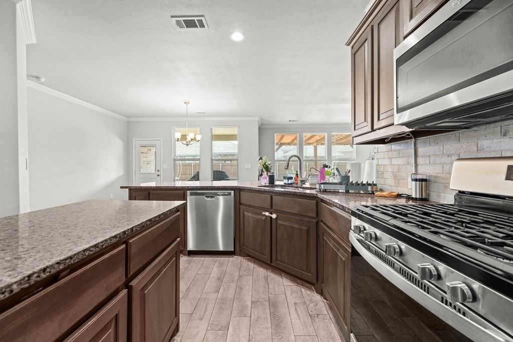 602 Dupont Ct - Photo 7 of 26